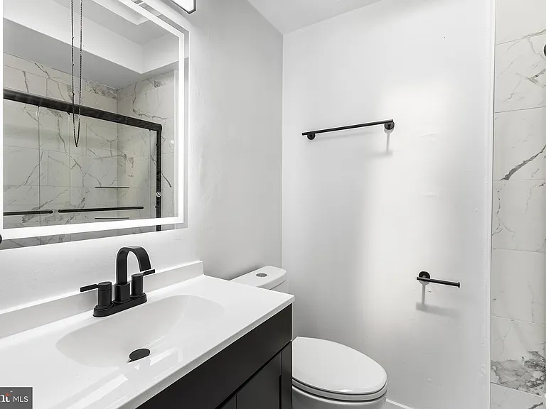 424 S Church St — Photo 16
