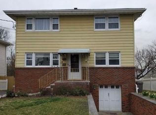 653 10th St FLOOR 2, Lyndhurst, NJ 07071