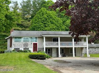 510 East St, Lee, MA 01238