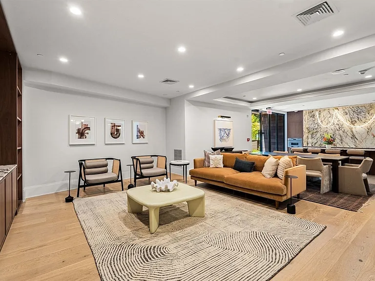 100 Linden St #203 — Photo 27