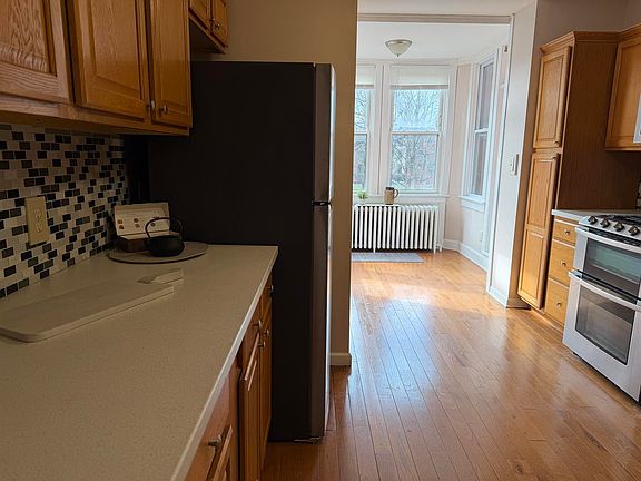 4th image of 204 Washington St APT 2A