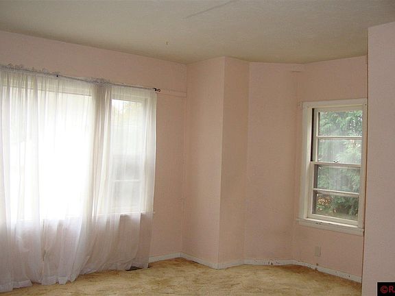 5th image of 116 N Agency St