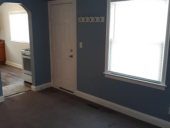 2nd image of 18346 Beechwood St
