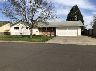 2619 Castle Dr, Springfield, OR 97477
