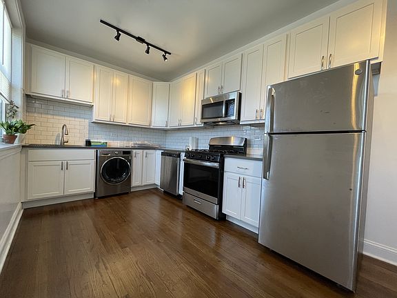 2nd image of 4049 N Francisco Ave #4051-2W