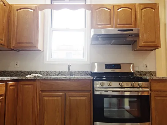 Rented by In Haus LLC | media 24