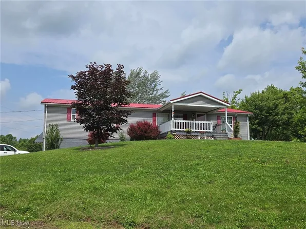 1947 N Vinegar Hill Rd NE, McConnelsville, OH 43756