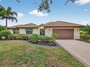 4237 Palacio Dr, Sarasota, FL 34238