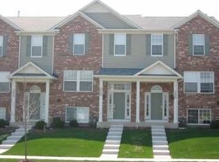 1035 Crane Pt, Elgin, IL 60124