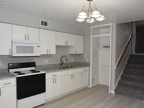 4th image of 4502 La Carmen Ct