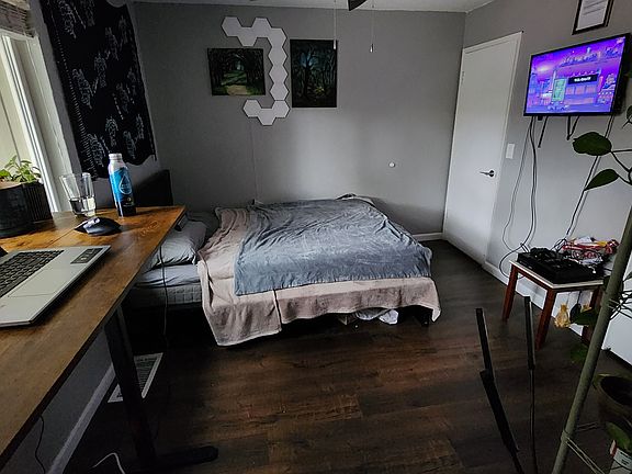 3rd image of 2116 Mount Vernon Dr APT D