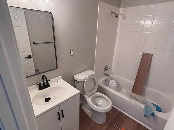 507 NW Hawthorne St, Lees Summit, MO 64086