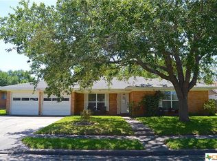 1003 Plantation Rd, Victoria, TX 77904