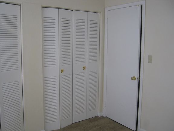 5th image of 5990 54th Ave N #B9