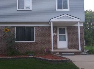 1752 Elmhurst St, Canton, MI 48187