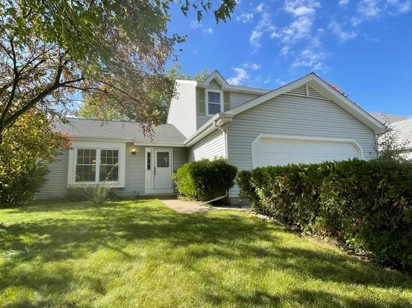 1707 N Brown St, McHenry, IL 60050