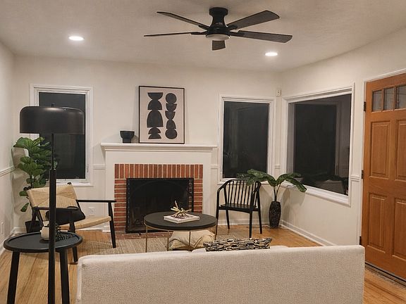 4th image of 8362 Outlook Ave