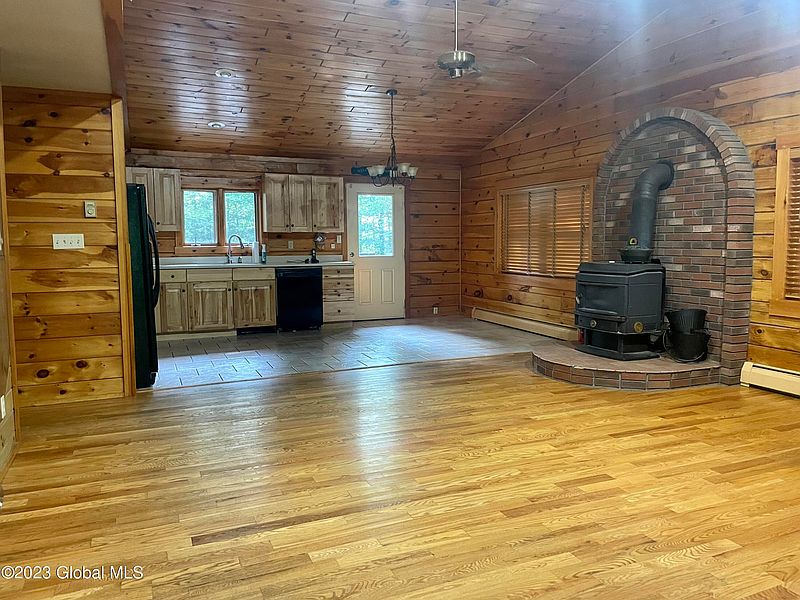 5th image of 258 Hadley Road Road