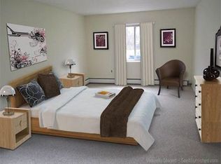 35 Queens Way APT 10, Framingham, MA 01701