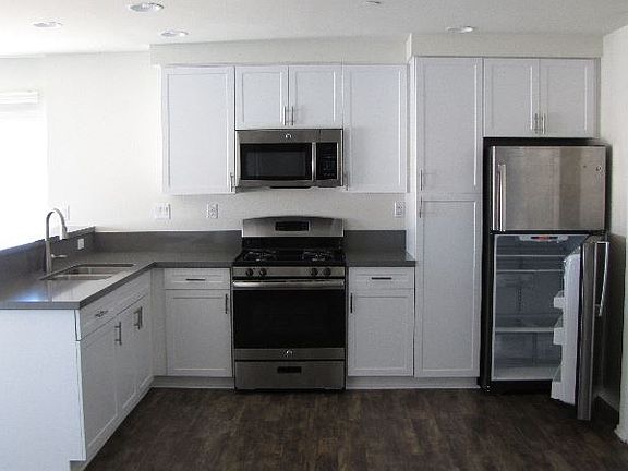 5th image of 440 E Sepulveda Blvd APT 121