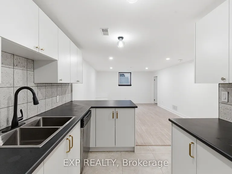 111 Riverside Dr N — Photo 4
