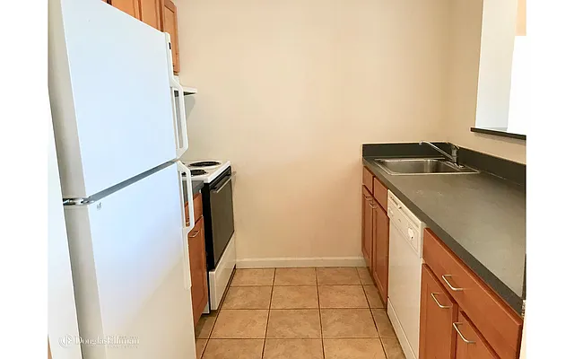 Rented by Douglas Elliman | media 20