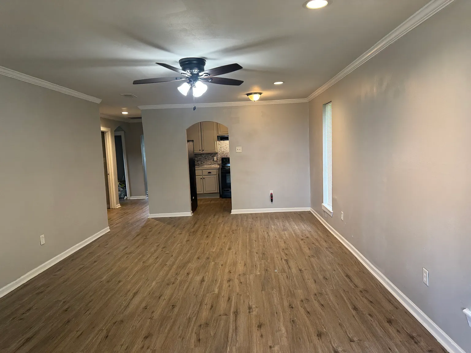 3 bed, 1367 sqft, $1,550 — Photo 2