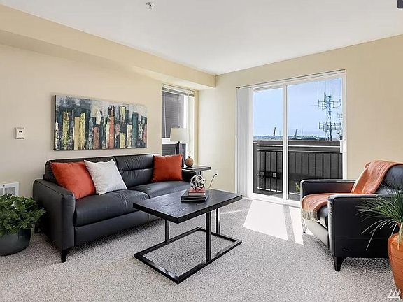 4th image of 108 5th Ave S Unit 513