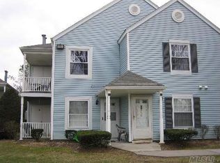 330 Artist Lake Dr, Middle Island, NY 11953