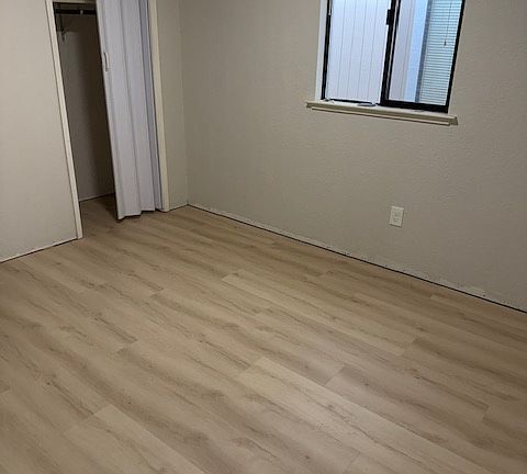 5th image of 2611 26th Ave