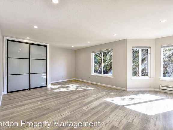 2nd image of 2396 Pine St #201