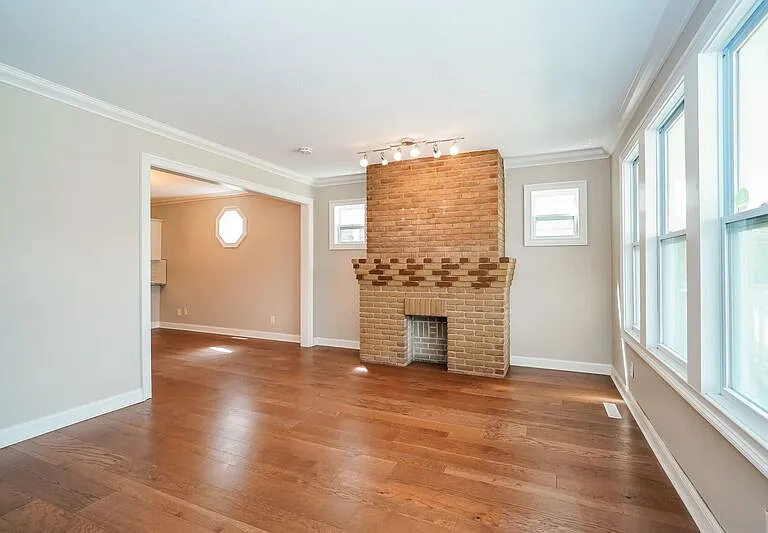 764-766 Kelton Ave #766 — Photo 4