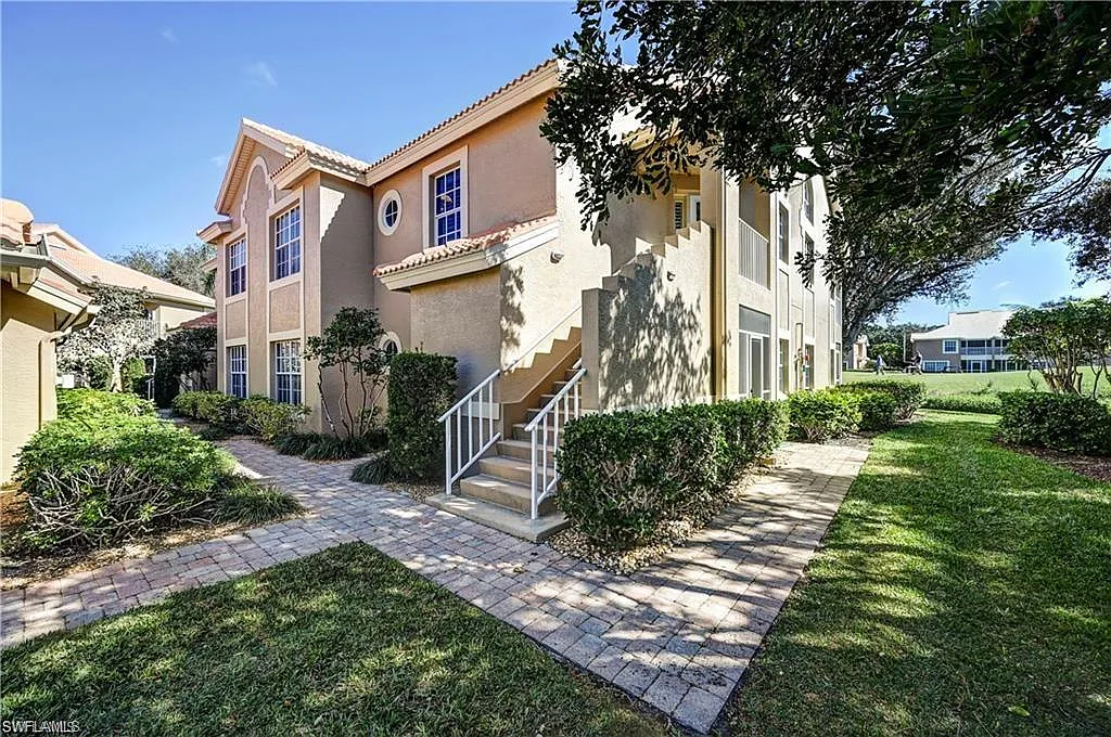 3 bed, 2.0 bath, 1576 sqft, $6,300 — Photo 1