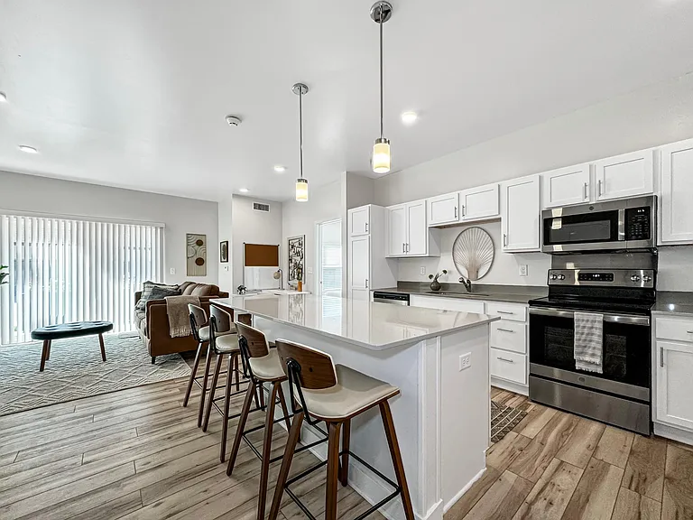 Stratford Pointe — Photo 23