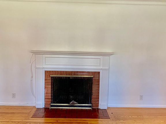 5th image of 11528 Beverly Blvd