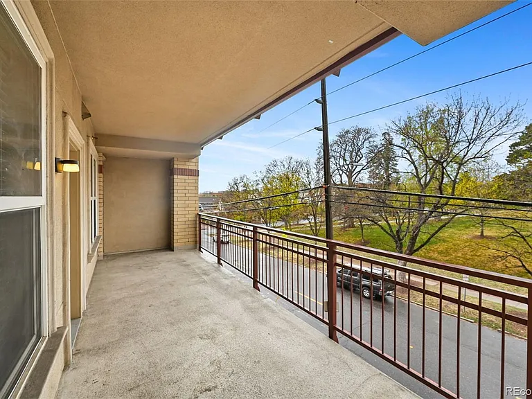 2240 N Clay St #204 — Photo 20