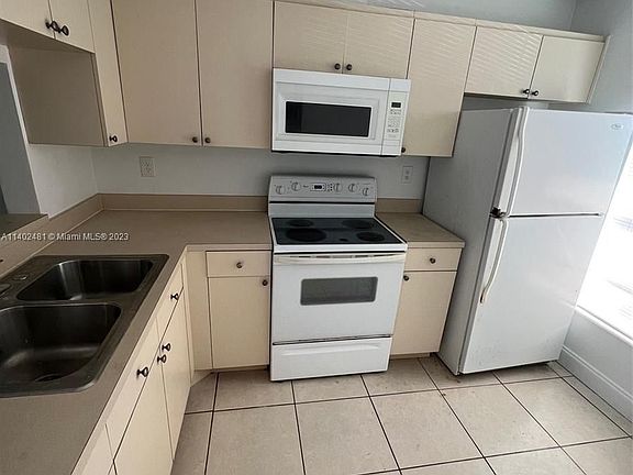3rd image of 12118 SW 110th Street Cir S #12118