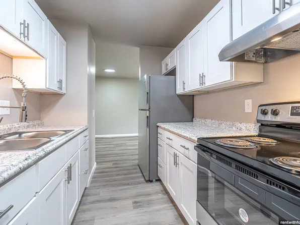 The Bayfront, 104 Lakecrest Dr #106-215, Beaver Dam, WI 53916