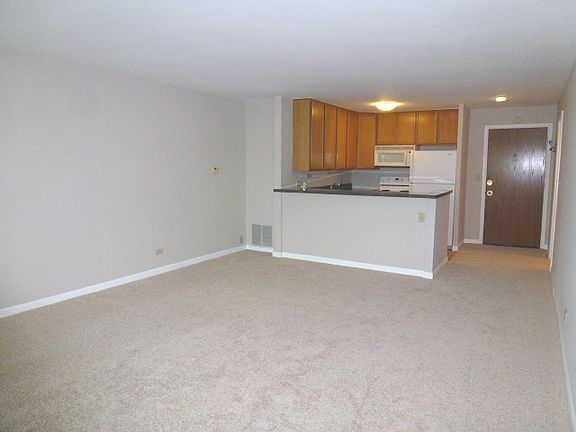 4th image of 1833 Four Lakes Ave APT 4J