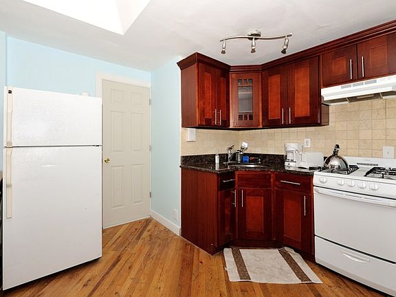 3rd image of 474 9th Ave #2BB