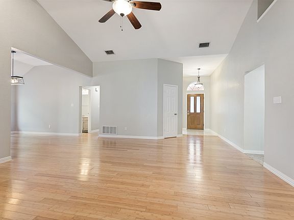 3rd image of 7659 Crosstimbers Ln