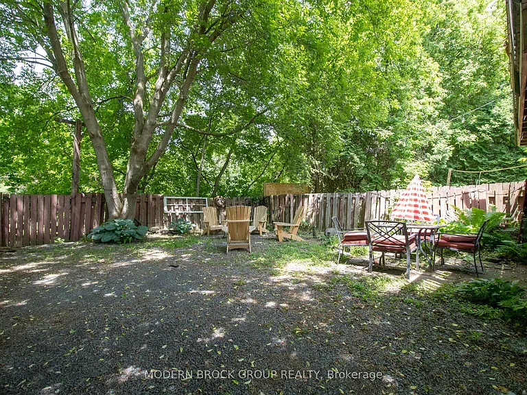 322 King St W — Photo 25