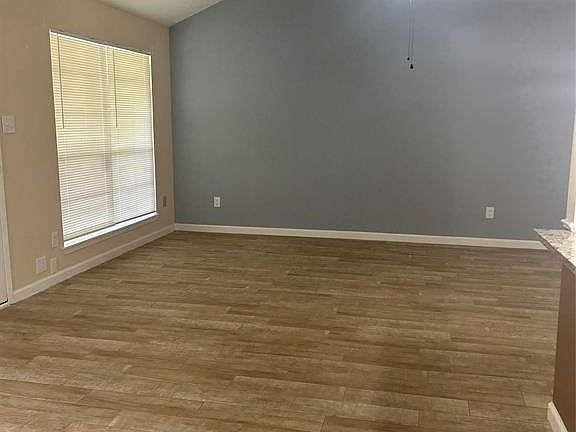 5th image of 4929 Meadow Place Dr