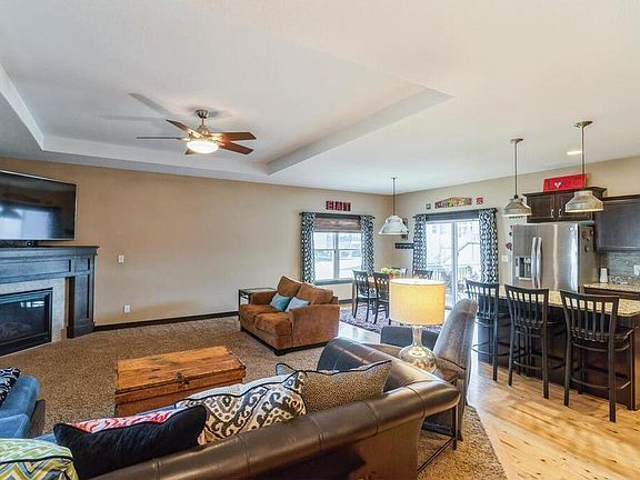 4th image of 900 Timberline Dr