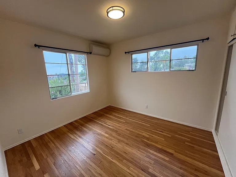 854-864 E Mendocino St #854 — Photo 14