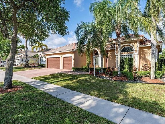 4th image of 1872 NW 139th Ave