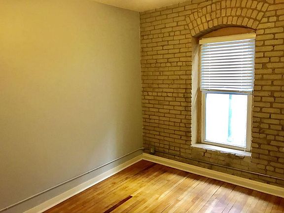 5th image of 606 E 15th St APT 3
