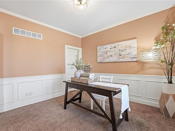 4th image of 1401 NE Ernest Way