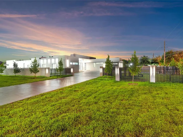 12190 NW 6th St, Miami, FL 33182