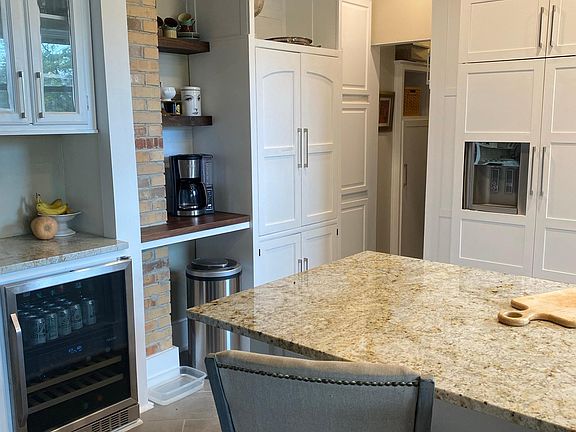 5th image of 8120 E Jefferson Ave #3G